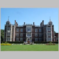 Charlton House, near Malmesbury, photo by Bencherlite on Wikipedia.JPG